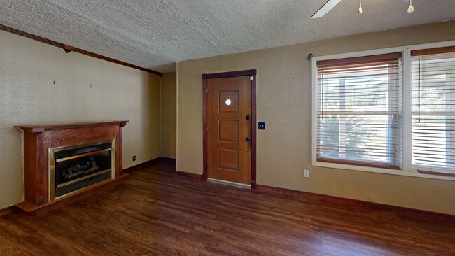 307 Lakewood Rd, Pensacola, FL 32507 - photo 2