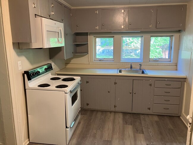 Kitchen 1