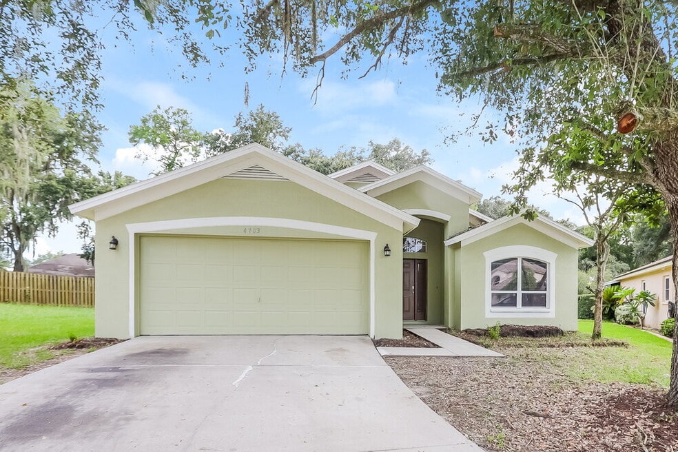 4703 Bear Claw Ct, Valrico, FL 33594 - photo 1