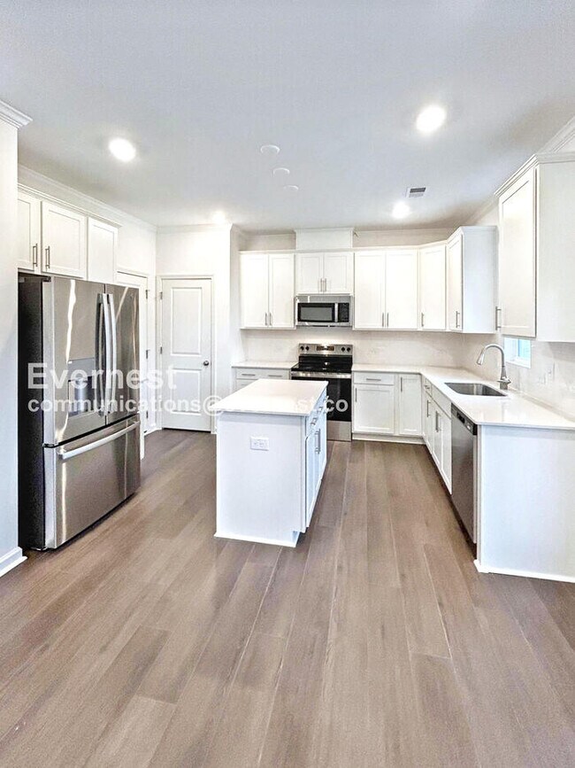 44 Regal Gdns Ct, Angier, NC 27501