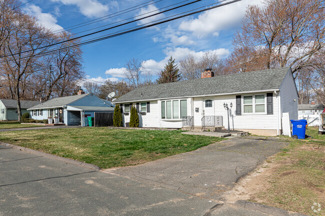 Ranches are very popular in Bloomfield.