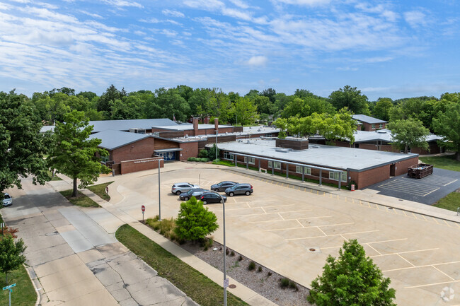 Yankee Ridge Elementary School is a K-5 grade school.