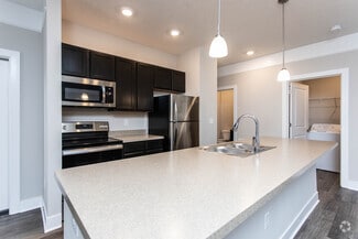 990 Plumway Ln, Lewis Center, OH 43035