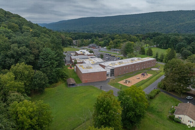 Smithfield Elementary School has a large campus for students.