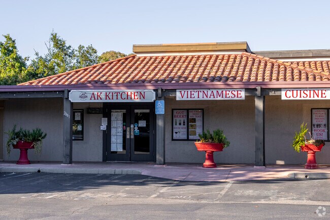 AK Kitchen offers authentic Vietnamese dining experience in the Evergreen Estates area.