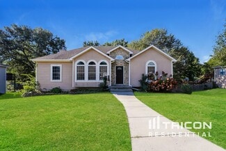 715 Holiday Dr, Lansing, KS 66043