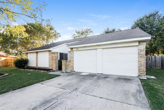 16751 Dew Drop Ln, Houston, TX 77095 - photo 3