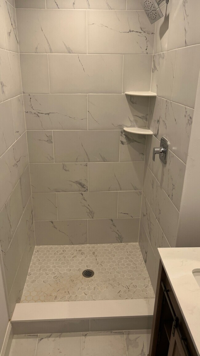 305 Grovers Ave unit 305, Bridgeport, CT 06605 - photo 5