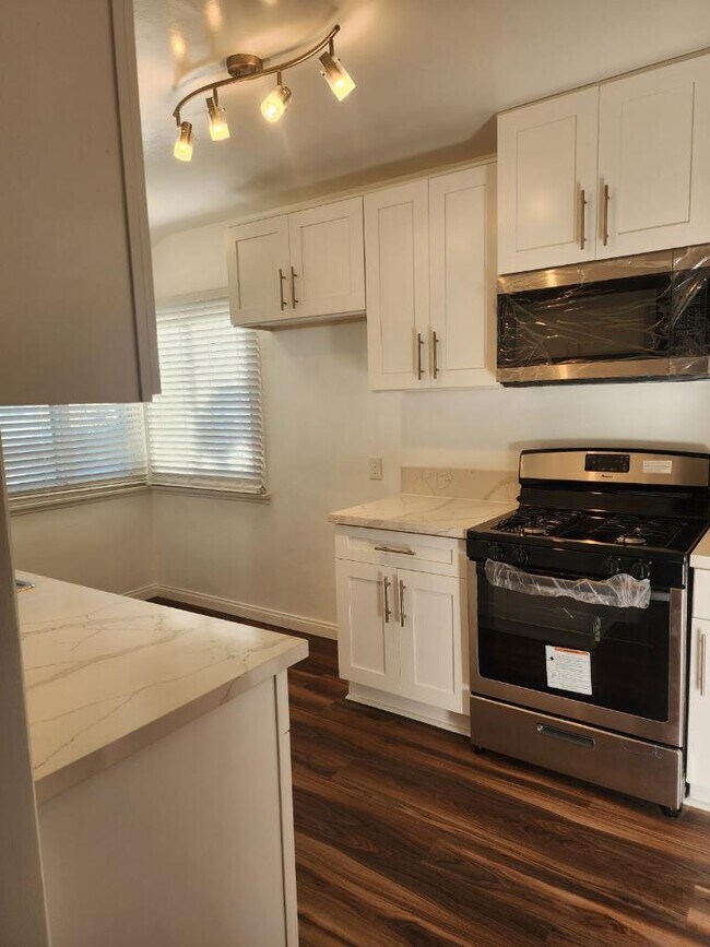 2708 W 85th St Unit 2708 W. 85th St, Inglewood, CA 90305