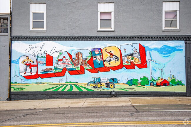 Clarion mural celebrates Wright County heritage and local culture.