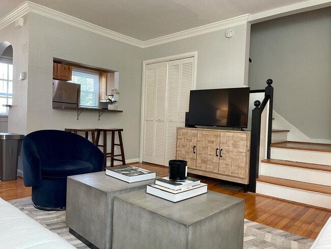 536 Wakefield Dr unit A, Charlotte, NC 28209 - photo 2