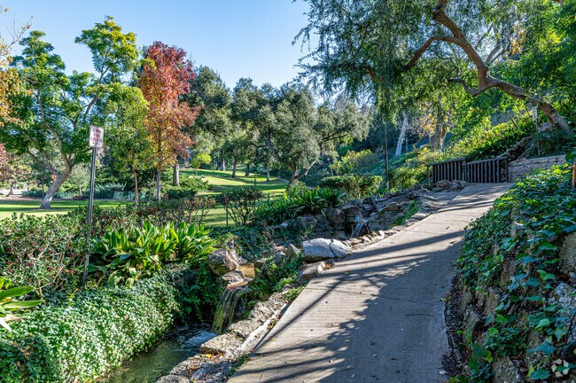 A walking path at Penn Park in Whittier