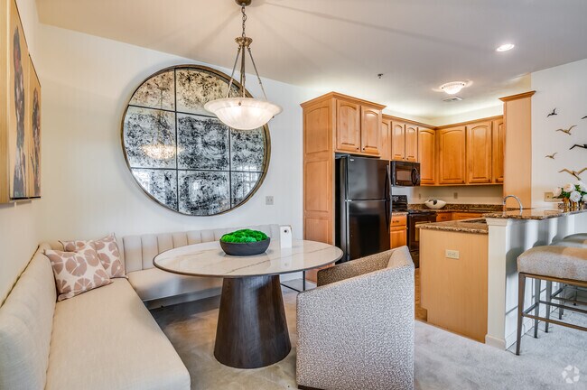 Ventana 1BR, 1BA - 822SF