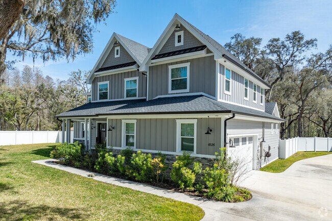Contemporary newer homes are blending into the relaxed community style of Oakridge and East Lake.