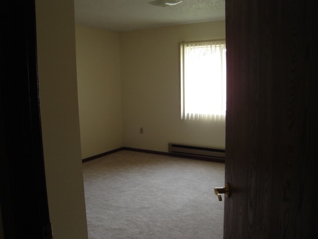 799 Roundhouse Addt unit 207, McGregor, IA 52157 - photo 6