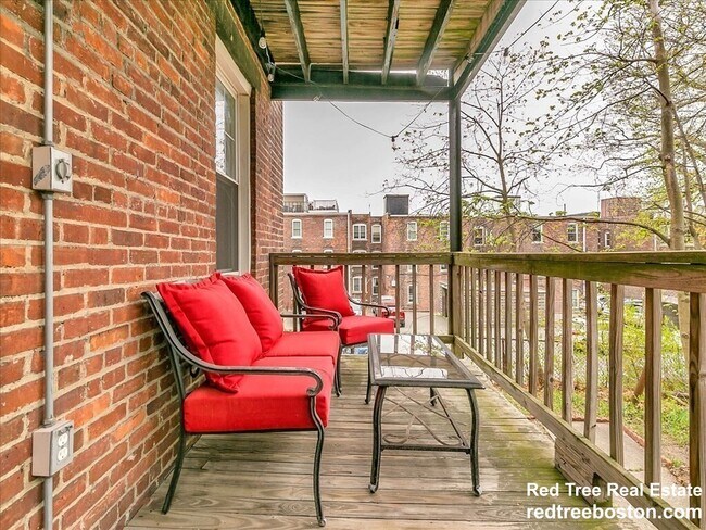 80 Browne St, Brookline, MA 02446 - photo 5