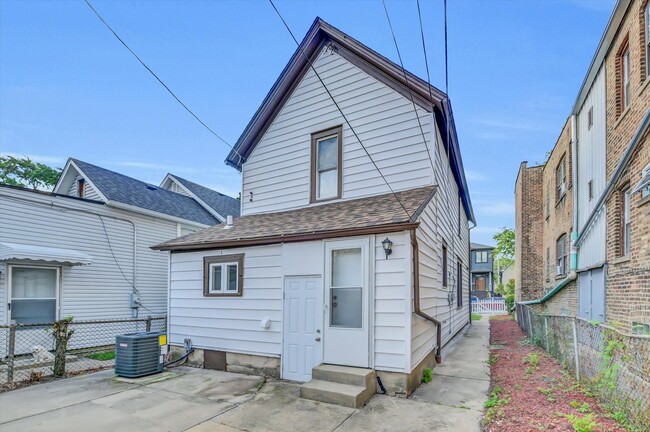 4170 W Cornelia Ave, Chicago, IL 60641 - photo 7