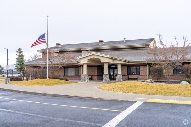 West Ridge Elementary School is located in a residential neighborhood.