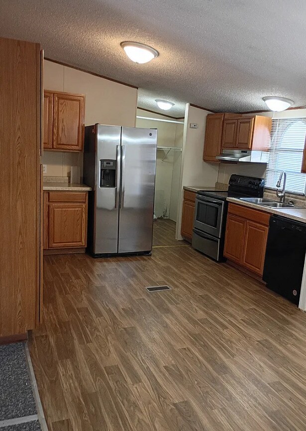 4702 Dutch Mill Rd, Madison, WI 53716