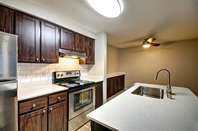 Bay Court at Harbour Pointe, Mukilteo, WA 98275 - photo 6