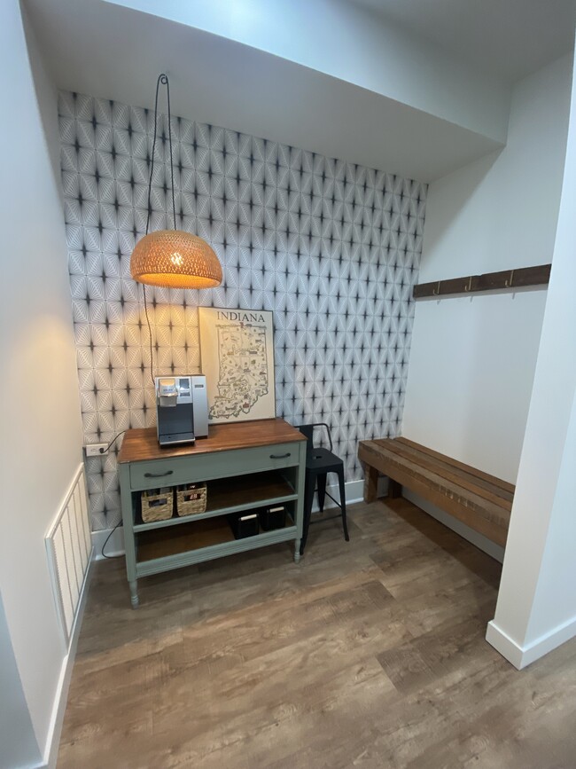 105 1/2 W Laporte St unit 1/2, Plymouth, IN 46563 - photo 5