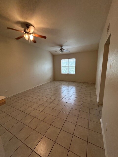 510 Dukeway unit 4, Universal City, TX 78148 - photo 3