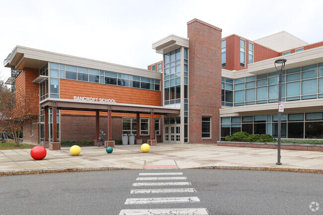 The Bancroft School in the Phillips Andover Academy neighborhood and provides quality education.