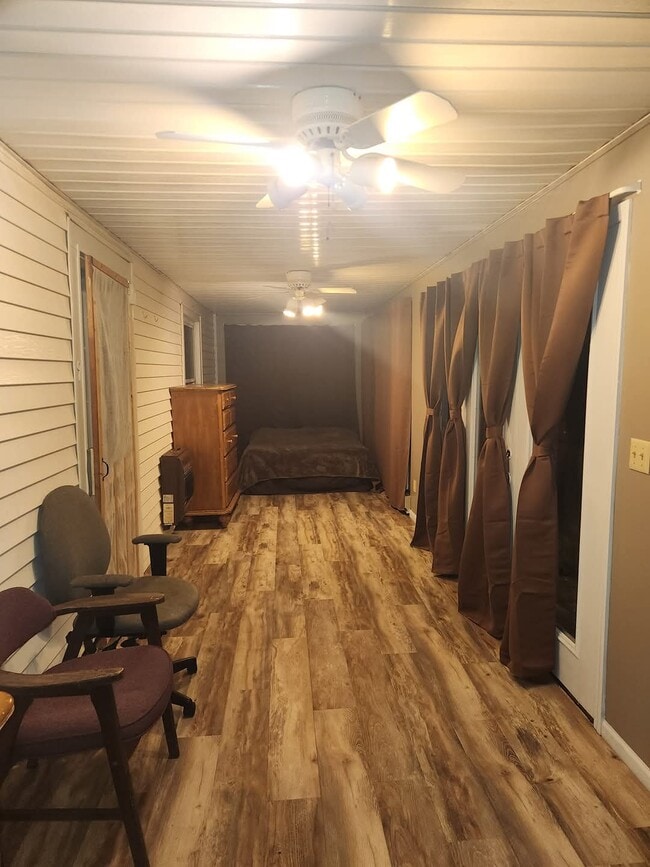 9 Elm St, Jamestown, OH 45335