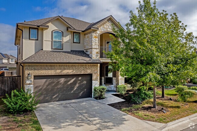 Some floorplans in Maple Creek have a square, stocky build.