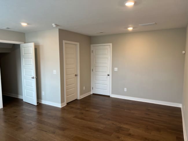 677 Golborne St, Carmel, IN 46032 - photo 7