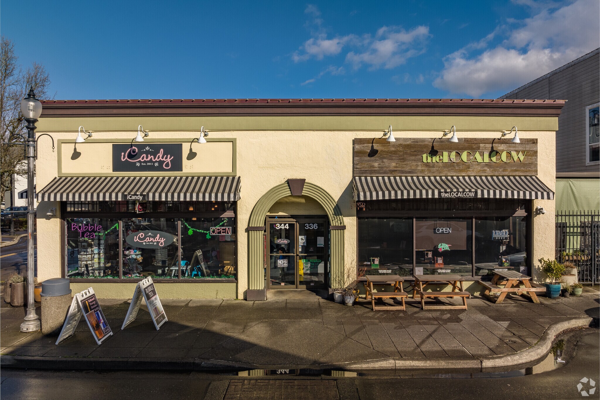 Various restaurants can be found in North Gresham.
