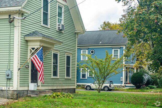 Homes showing the colonial heritage can be found in Uxbridge.