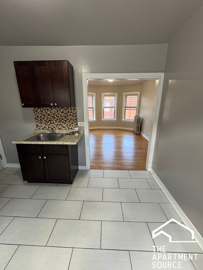 4027 W Melrose St unit 2S, Chicago, IL 60641 - photo 3