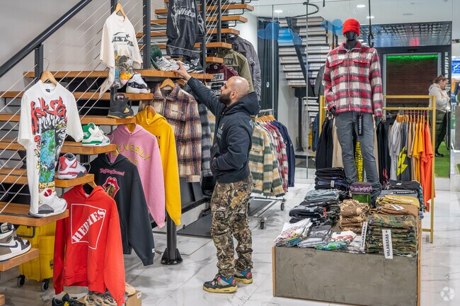 DNINE is a new store with great fashion options in University Heights.