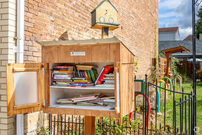 In Freeport you will find free library boxes for residents to share books.