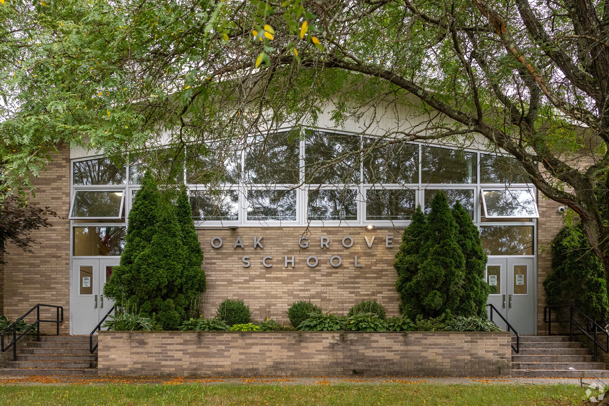 Oak Grove Elementary School provides students with a healthy environment to learn.