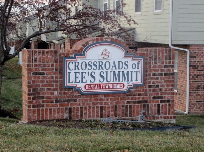 Crossroads of Lee's Summit, Lees Summit, MO 64064 - photo 2