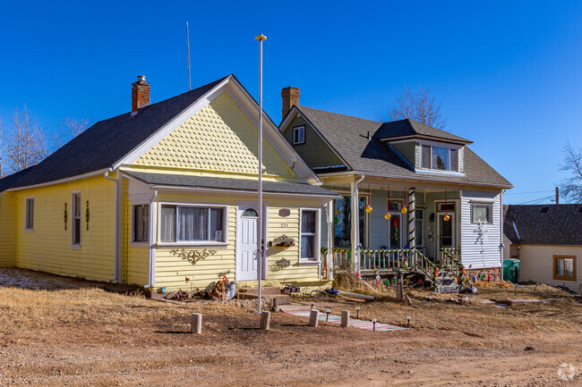 Rows of colorful Victorian homes sit in Cripple Creek-Victor.