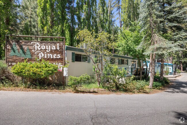 Residents can find affordable manufactured housing communities in Idyllwild Mountain Park.