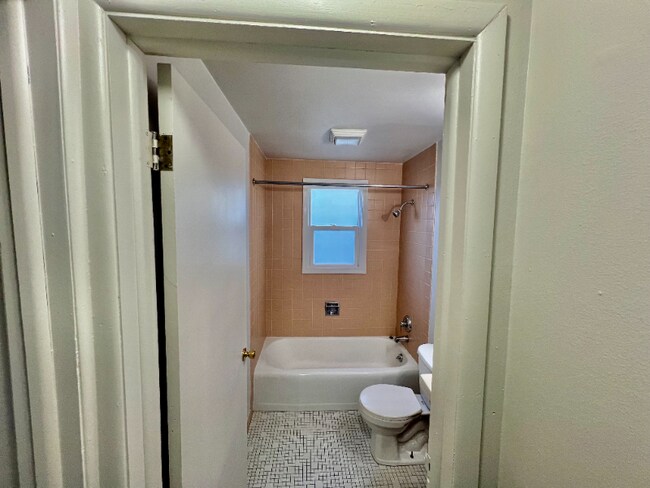 2122 N 12th St, Sheboygan, WI 53081 - photo 4