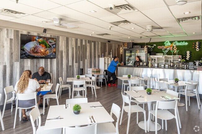 Sr. Ceviche serves Peruvian lunch specials in Pasadena Lakes.