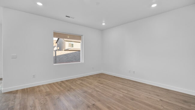 1904 S Cyclone Dr, Washington, UT 84780 - photo 7