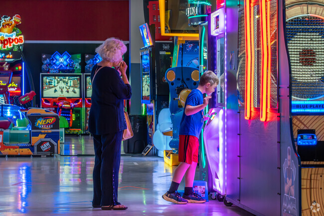 Families can spend quality time together at Gallatin Valley Mall near Flanders Creek.