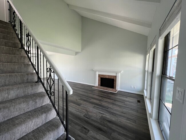 Living room vaulted ceilings