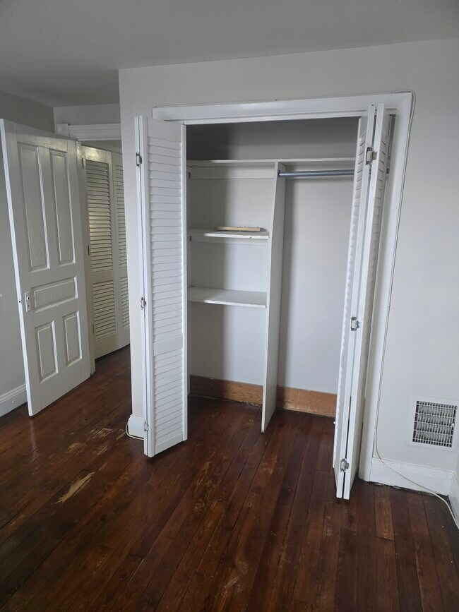 521 W Greenleaf St, Allentown, PA 18102 - photo 6