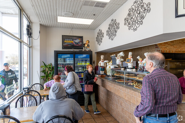 Dunhams Corner residents are treater to excellent Italian food at Stefano's Italian Restaurant & Pizzeria.