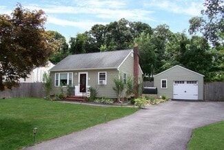 34 Ormond Ave, Selden, NY 11784