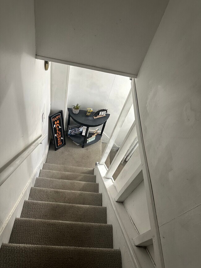 58 Tolland St unit B, East Hartford, CT 06108 - photo 6