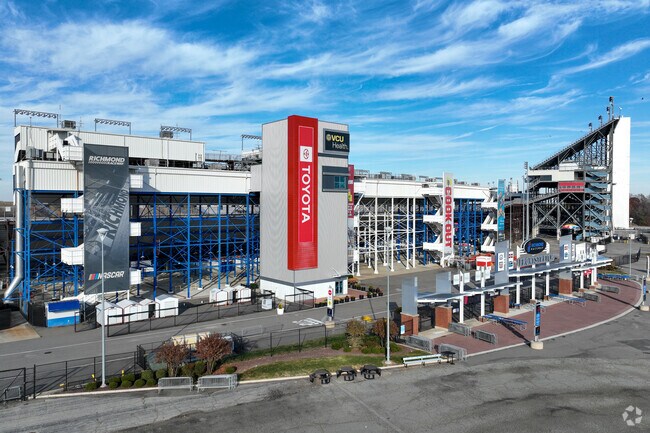 The main attraction of Richmond Raceway is the NASCAR field.