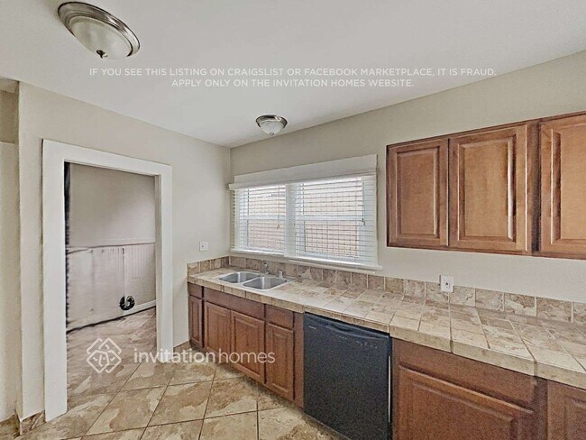 1025 W 12th St, San Pedro, CA 90731 - photo 6